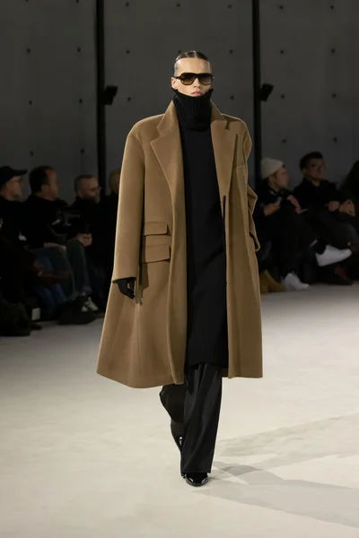 Look 7